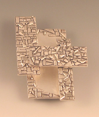 granbrooch1.jpg